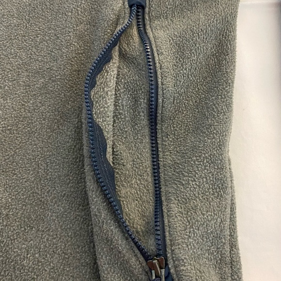 The North Face full-length zip-up fleece jacket - Size M - Picture 5 of 6